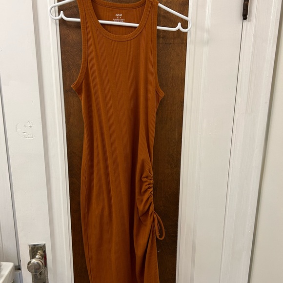 Aerie mid length dress with rushing detail. - Picture 1 of 4